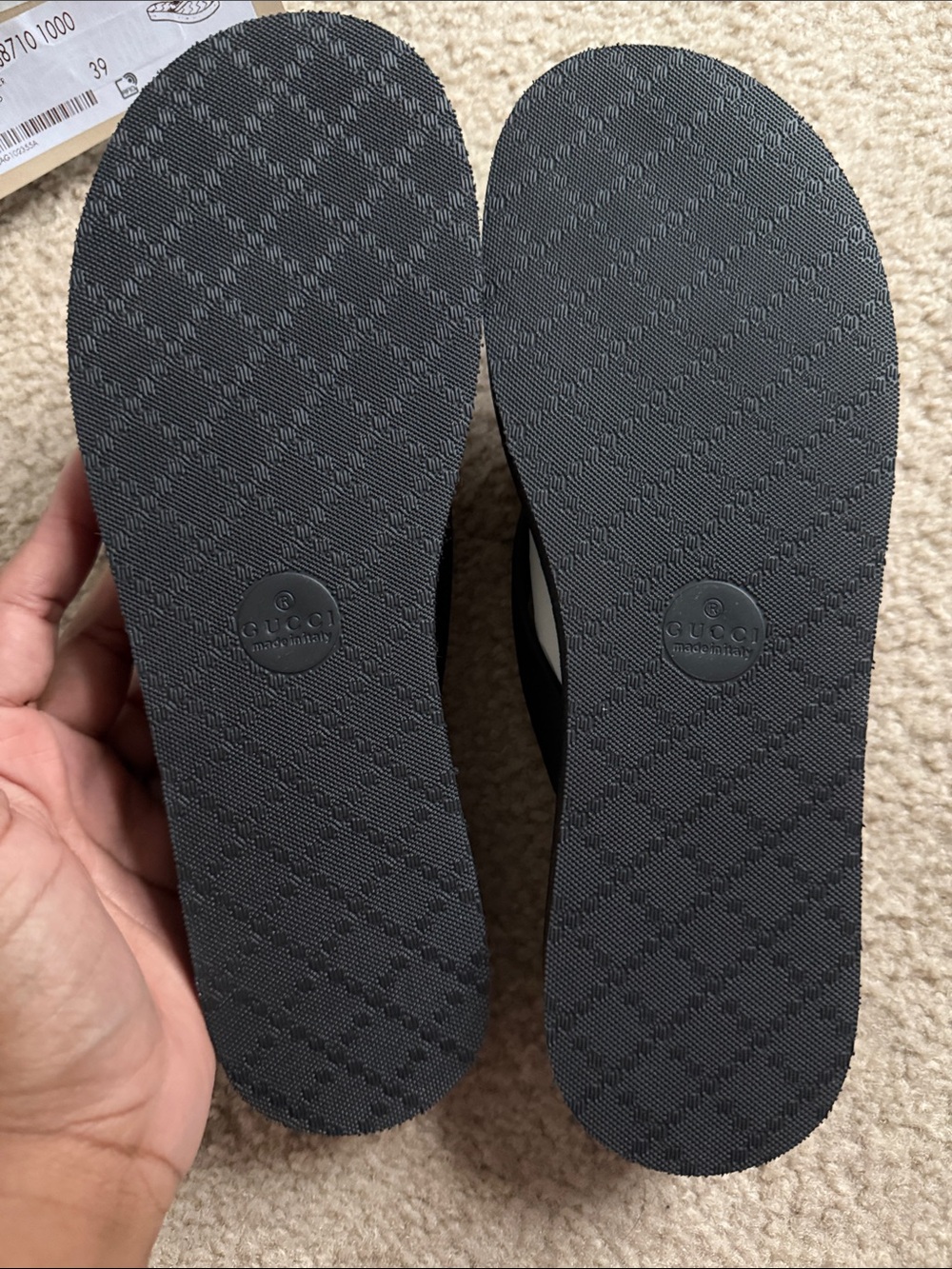 Gucci Black Chevron Rubber Flip Flops with Logo Accent - Picture 4 of 6